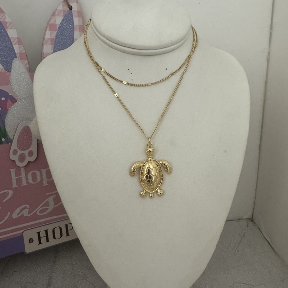 Jewelry - Gold Turtle Pendant Necklace